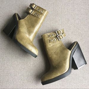 Shoe Cult by Nasty Gal Faux Snakeskin Boots NWOB